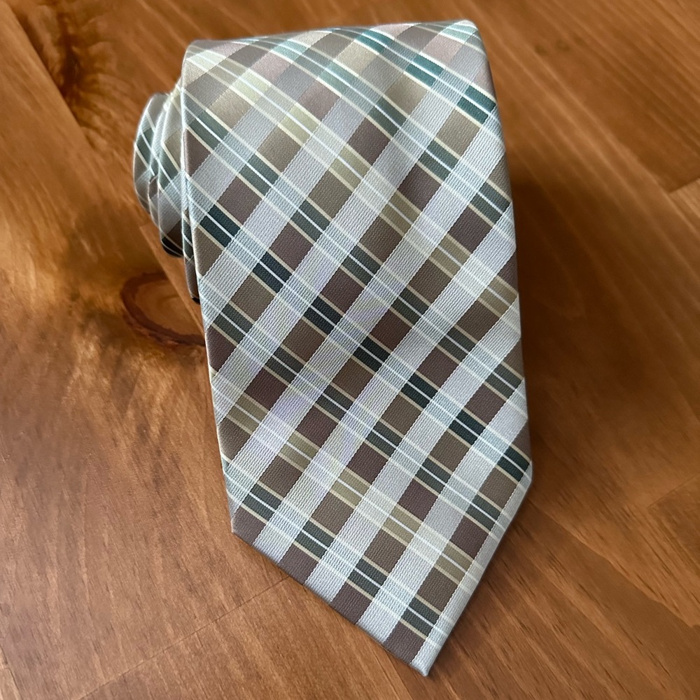 NWOT Platinum Design Men’s Tie